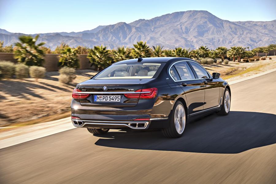  BMW M760Li xDrive V12 Excellence (G12) 2017 года  (WW) (фото 23 из 40)